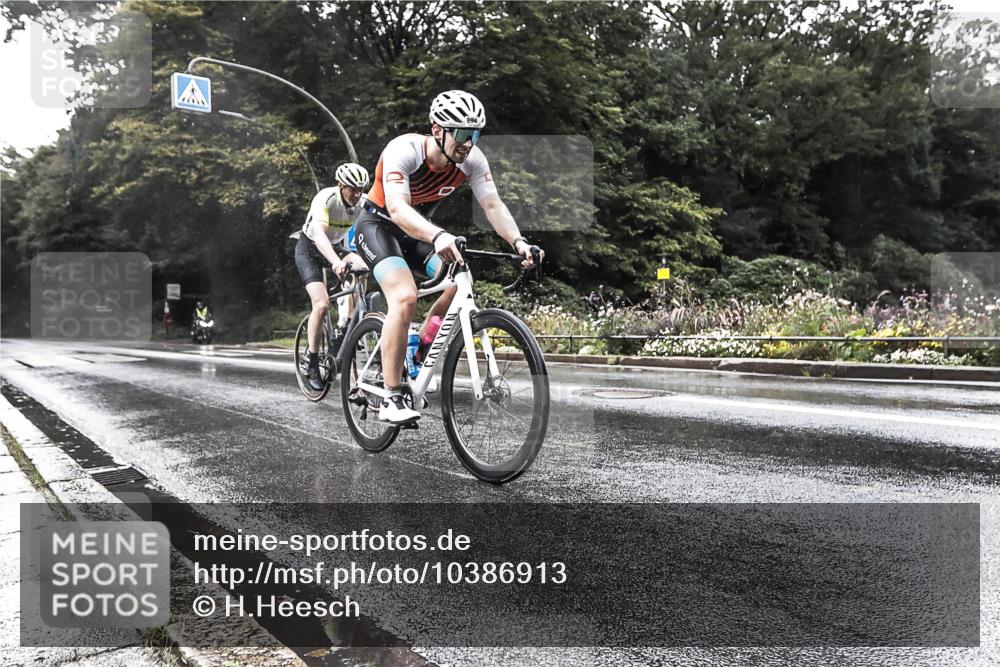 13.09.2026 - Stadtparktriathlon H.Heesch http://msf.ph/oto/10386913 13.09.2026 12:05:55 Radfahren 864, 894, 1051 meine-sportfotos.de
