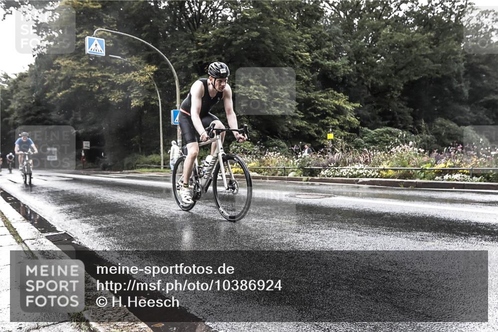 13.09.2026 - Stadtparktriathlon H.Heesch http://msf.ph/oto/10386924 13.09.2026 12:06:17 Radfahren 884, 903, 955 meine-sportfotos.de