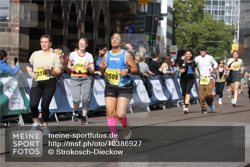 13.09.2026 - 21. swb-Marathon Bremen Strokosch-Dieckow http://msf.ph/oto/10386927 13.09.2026 11:08:28 Ziel 10135, 10139, 10188, 10404, 10493, 10767, 10793, 10851, 10859, 11032, 11044, 11263, 11378, 11404, 11659, 11831, 11833, 11958, 12031, 12066, 12160, 12248, 12325, 12384, 12389, 10229, 10399, 10609, 11065, 11358, 11678, 11710, 11834, 12162, 12516 meine-sportfotos.de