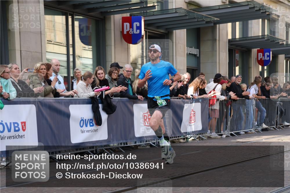 13.09.2026 - 21. swb-Marathon Bremen Strokosch-Dieckow http://msf.ph/oto/10386941 13.09.2026 12:54:48 Ziel 3744, 13085, 1020 meine-sportfotos.de