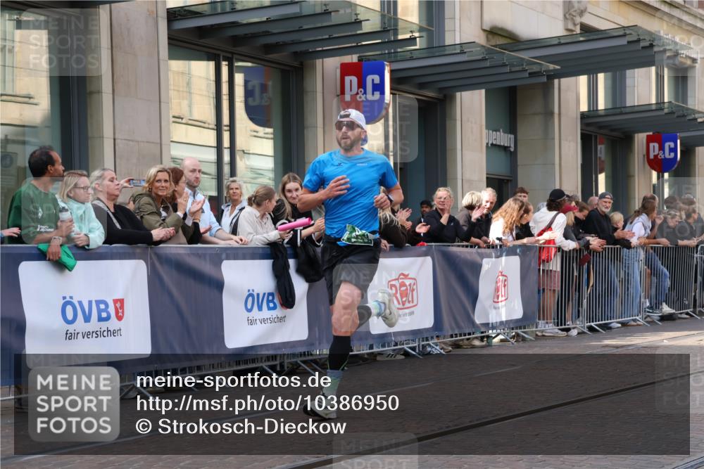 13.09.2026 - 21. swb-Marathon Bremen Strokosch-Dieckow http://msf.ph/oto/10386950 13.09.2026 12:54:48 Ziel 3744, 13085, 1020 meine-sportfotos.de