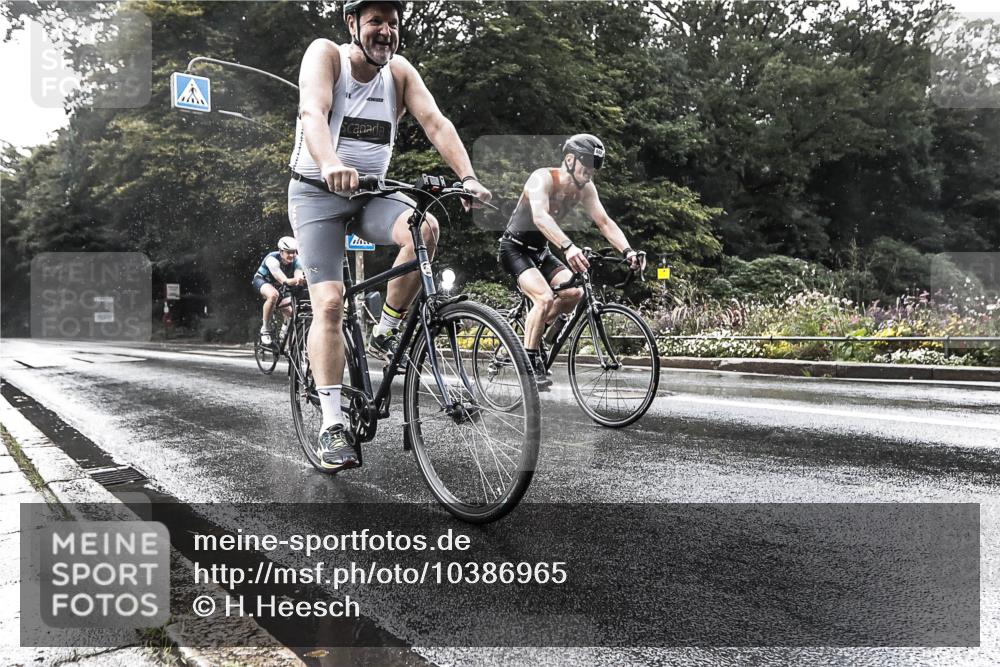 13.09.2026 - Stadtparktriathlon H.Heesch http://msf.ph/oto/10386965 13.09.2026 12:06:46 Radfahren 888, 1052, 1067 meine-sportfotos.de
