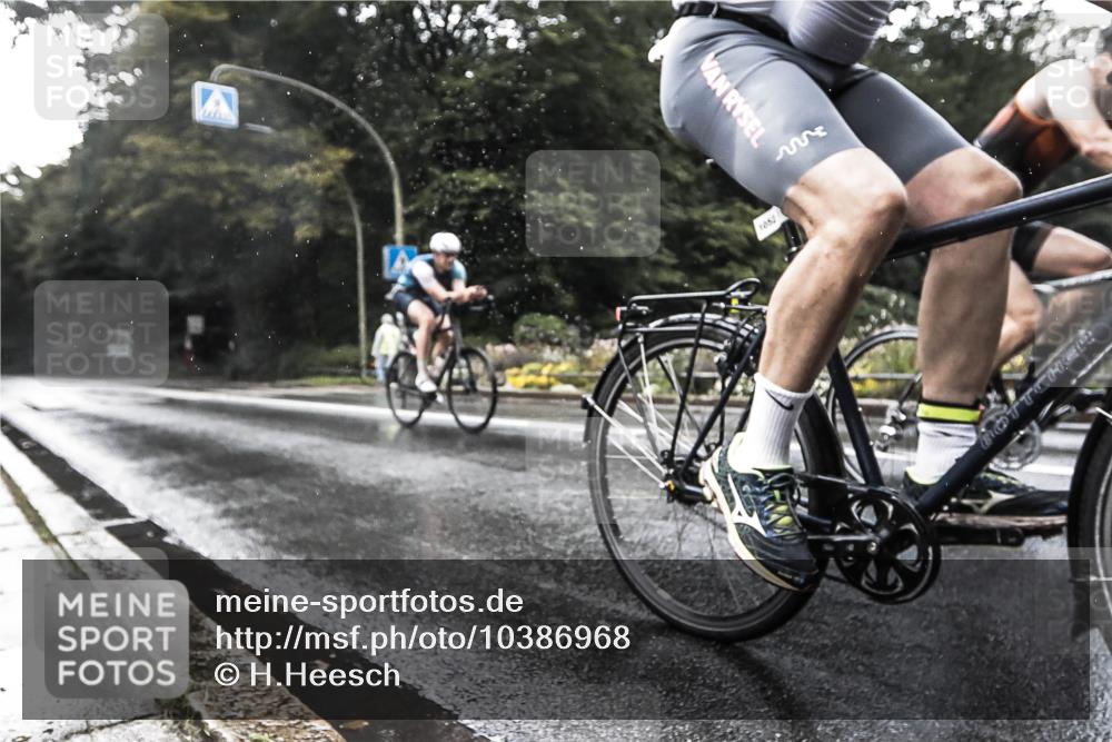 13.09.2026 - Stadtparktriathlon H.Heesch http://msf.ph/oto/10386968 13.09.2026 12:06:46 Radfahren 888, 1052, 1067 meine-sportfotos.de