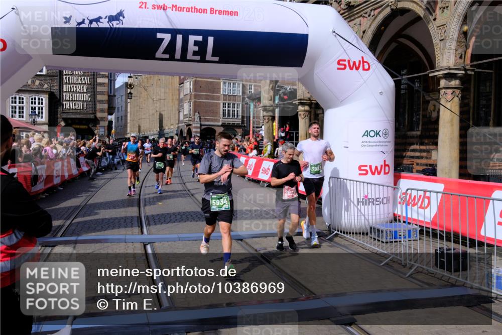 13.09.2026 - 21. swb-Marathon Bremen Tim E. http://msf.ph/oto/10386969 13.09.2026 13:26:39 Ziel 1368, 1649, 2434, 2658, 3603, 3983, 4723, 5747, 5906, 5934, 5992, 6230, 6639, 7626, 8817, 13195 meine-sportfotos.de
