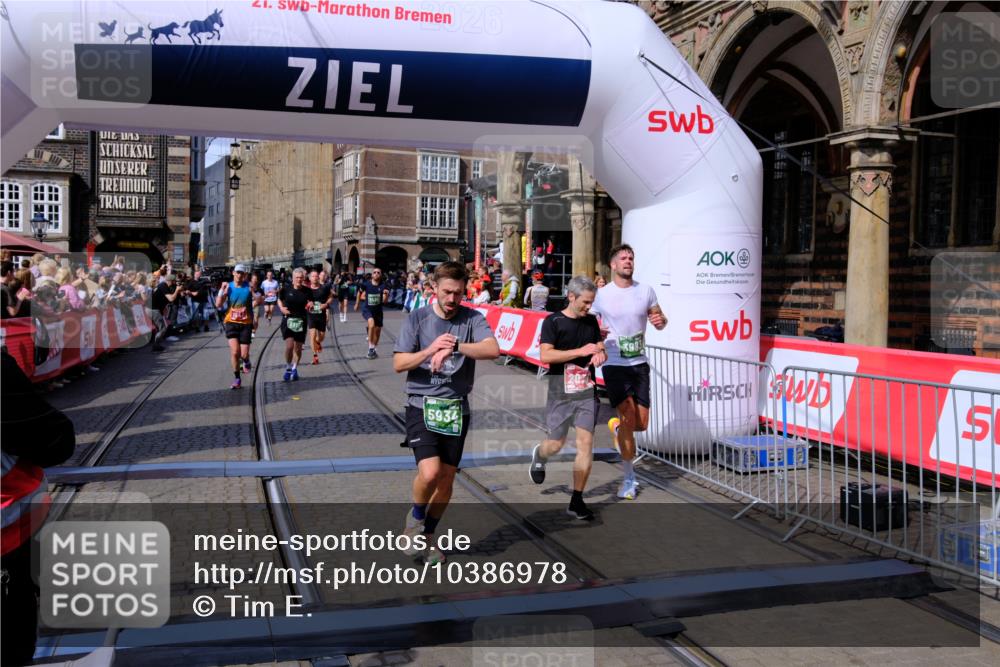 13.09.2026 - 21. swb-Marathon Bremen Tim E. http://msf.ph/oto/10386978 13.09.2026 13:26:39 Ziel 1368, 1649, 2434, 2658, 3603, 3983, 4723, 5747, 5906, 5934, 5992, 6230, 6639, 7626, 8817, 13195 meine-sportfotos.de