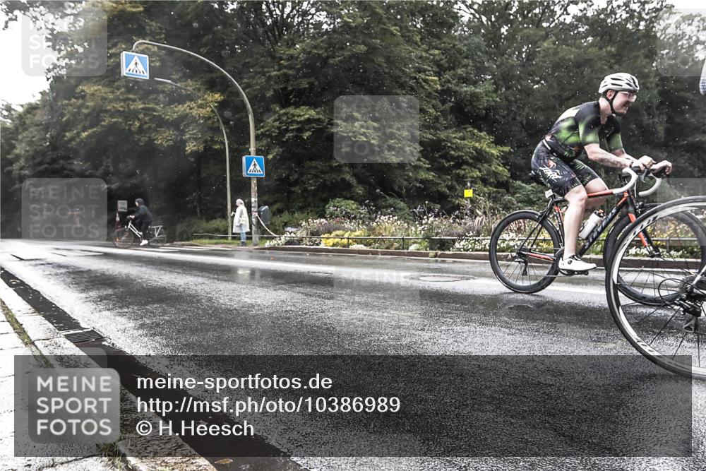 13.09.2026 - Stadtparktriathlon H.Heesch http://msf.ph/oto/10386989 13.09.2026 12:06:54 Radfahren 895, 922, 986, 1066 meine-sportfotos.de
