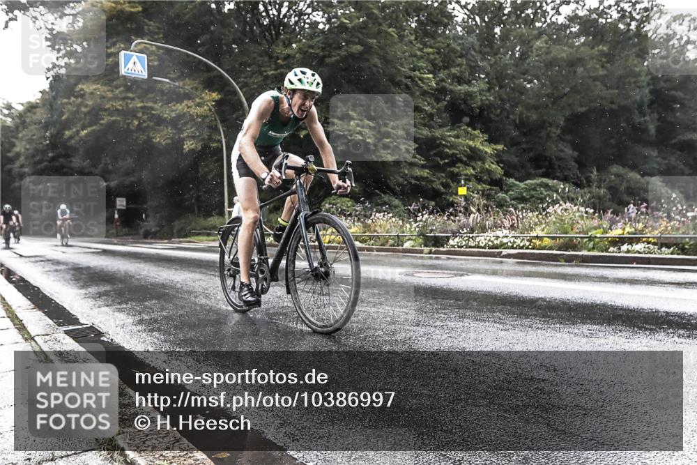 13.09.2026 - Stadtparktriathlon H.Heesch http://msf.ph/oto/10386997 13.09.2026 12:07:04 Radfahren 816, 830, 902, 957, 1061 meine-sportfotos.de