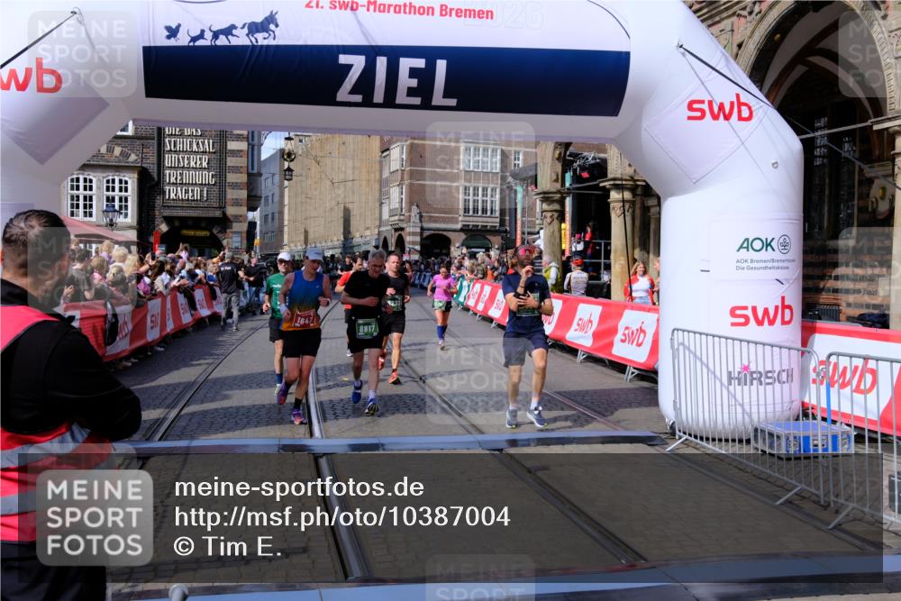 13.09.2026 - 21. swb-Marathon Bremen Tim E. http://msf.ph/oto/10387004 13.09.2026 13:26:41 Ziel 1368, 1649, 2434, 2658, 3603, 3983, 4723, 5747, 5906, 5934, 5992, 6230, 6639, 7626, 8817, 9260, 13195 meine-sportfotos.de