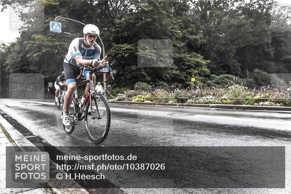 13.09.2026 - Stadtparktriathlon H.Heesch http://msf.ph/oto/10387026 13.09.2026 12:07:19 Radfahren 971, 975, 1055 meine-sportfotos.de