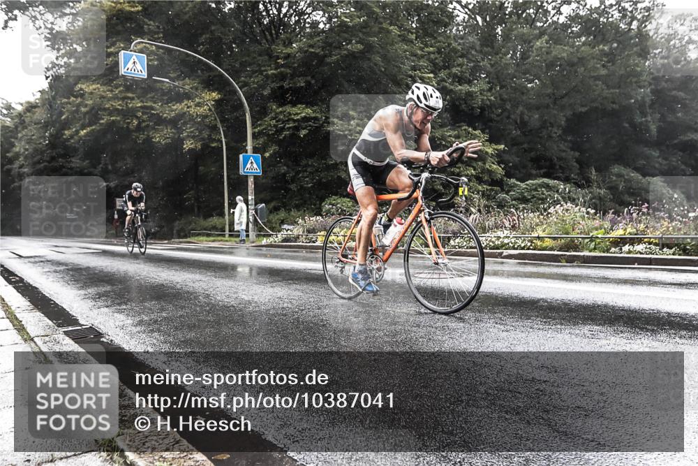 13.09.2026 - Stadtparktriathlon H.Heesch http://msf.ph/oto/10387041 13.09.2026 12:07:29 Radfahren 838, 917, 978, 1031 meine-sportfotos.de