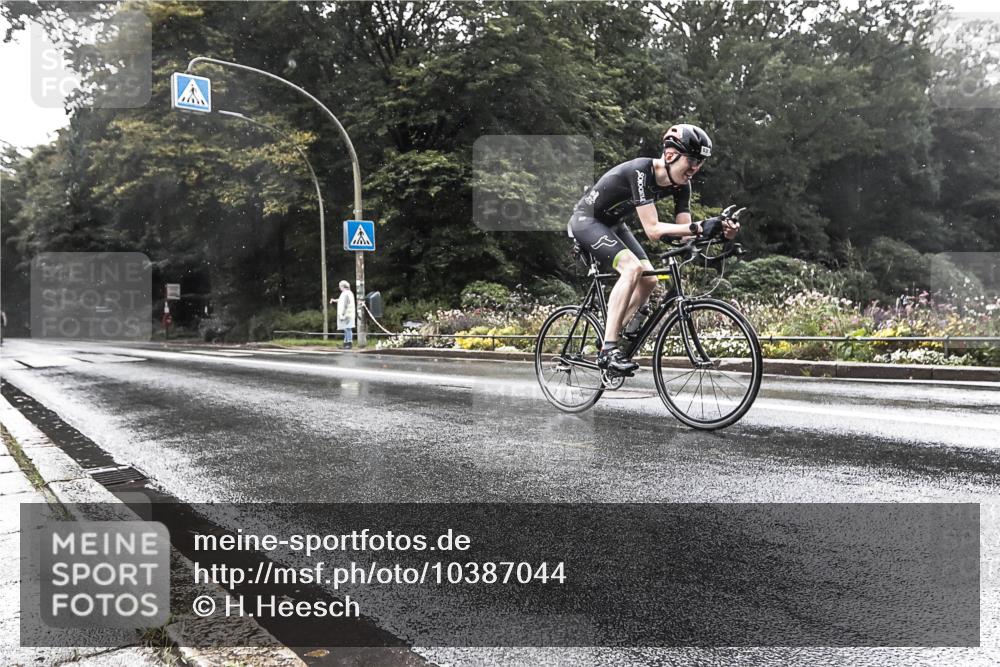 13.09.2026 - Stadtparktriathlon H.Heesch http://msf.ph/oto/10387044 13.09.2026 12:07:30 Radfahren 838, 917, 978, 1031 meine-sportfotos.de