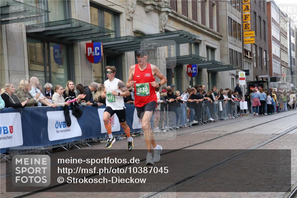 13.09.2026 - 21. swb-Marathon Bremen Strokosch-Dieckow http://msf.ph/oto/10387045 13.09.2026 12:55:23 Ziel 299, 1724, 2072, 4381, 5163, 9630, 10034, 3744 meine-sportfotos.de