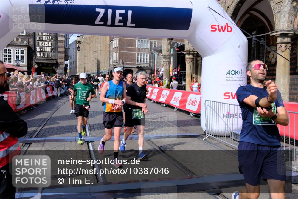 13.09.2026 - 21. swb-Marathon Bremen Tim E. http://msf.ph/oto/10387046 13.09.2026 13:26:42 Ziel 1368, 1649, 2434, 2658, 3603, 3983, 4077, 4723, 5747, 5934, 5992, 6230, 6639, 7626, 8817, 9260, 13195 meine-sportfotos.de