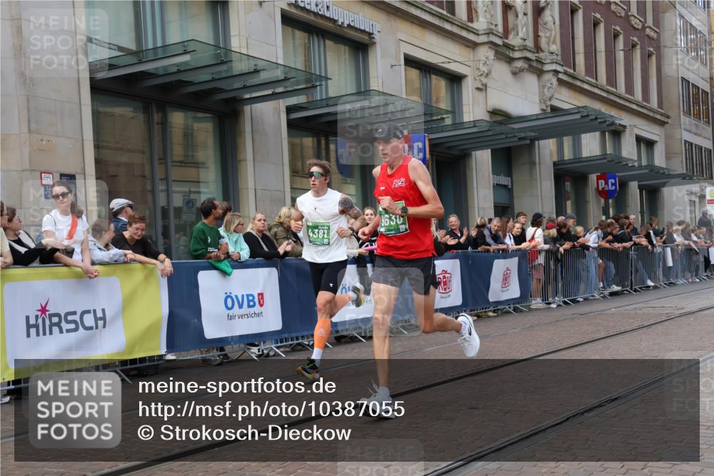 13.09.2026 - 21. swb-Marathon Bremen Strokosch-Dieckow http://msf.ph/oto/10387055 13.09.2026 12:55:24 Ziel 299, 1583, 1724, 2072, 4381, 5163, 9630, 10034, 3744 meine-sportfotos.de