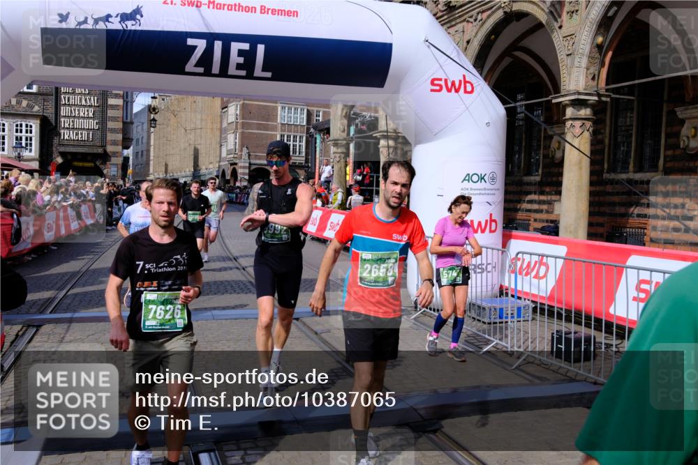 13.09.2026 - 21. swb-Marathon Bremen Tim E. http://msf.ph/oto/10387065 13.09.2026 13:26:46 Ziel 1368, 1649, 2434, 2658, 3526, 3603, 3983, 4077, 5747, 5992, 6230, 6548, 6639, 7626, 8817, 9260, 13195 meine-sportfotos.de