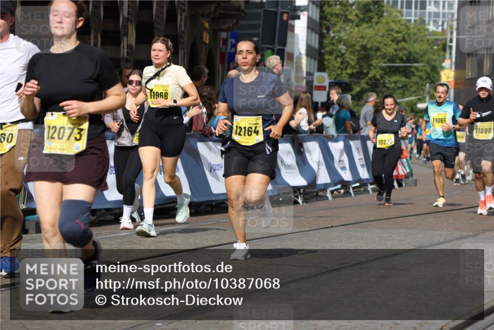 13.09.2026 - 21. swb-Marathon Bremen Strokosch-Dieckow http://msf.ph/oto/10387068 13.09.2026 11:08:34 Ziel 10135, 10188, 10404, 10493, 10767, 10793, 10851, 10859, 11032, 11263, 11509, 11659, 11831, 12160, 12248, 12315, 12325, 12384, 12389, 10399, 10469, 10609, 11358, 11421, 11710, 11718, 11834, 12162, 12256, 12517 meine-sportfotos.de