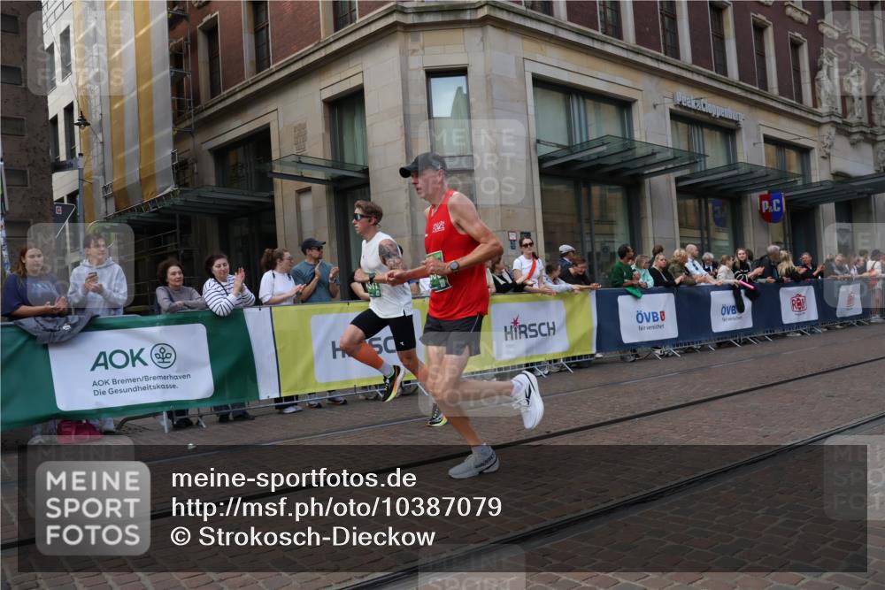 13.09.2026 - 21. swb-Marathon Bremen Strokosch-Dieckow http://msf.ph/oto/10387079 13.09.2026 12:55:25 Ziel 299, 1583, 1724, 2072, 4381, 5163, 9630, 10034, 3744 meine-sportfotos.de