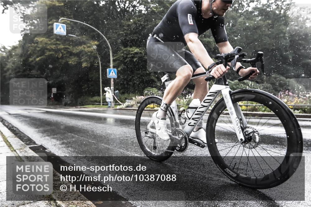 13.09.2026 - Stadtparktriathlon H.Heesch http://msf.ph/oto/10387088 13.09.2026 12:08:18 Radfahren 1006, 1050 meine-sportfotos.de