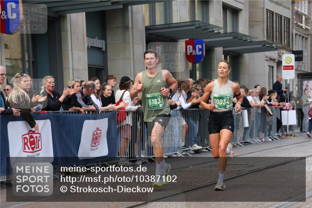 13.09.2026 - 21. swb-Marathon Bremen Strokosch-Dieckow http://msf.ph/oto/10387102 13.09.2026 12:55:38 Ziel 1583, 2072, 5163, 10034, 13080, 299, 1724, 4381, 9630 meine-sportfotos.de