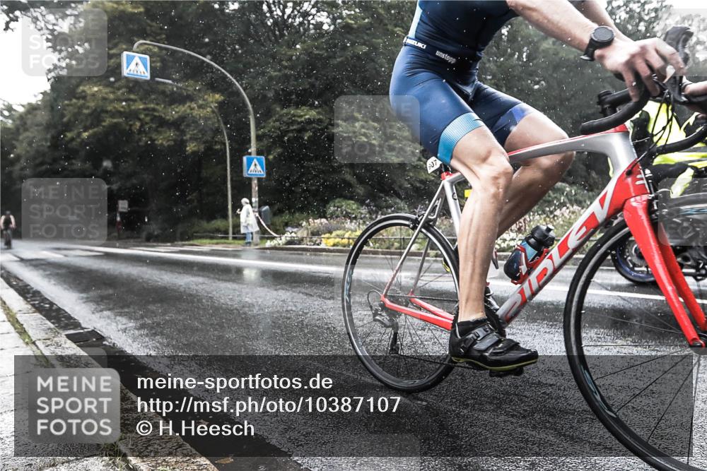 13.09.2026 - Stadtparktriathlon H.Heesch http://msf.ph/oto/10387107 13.09.2026 12:08:41 Radfahren 835, 907 meine-sportfotos.de