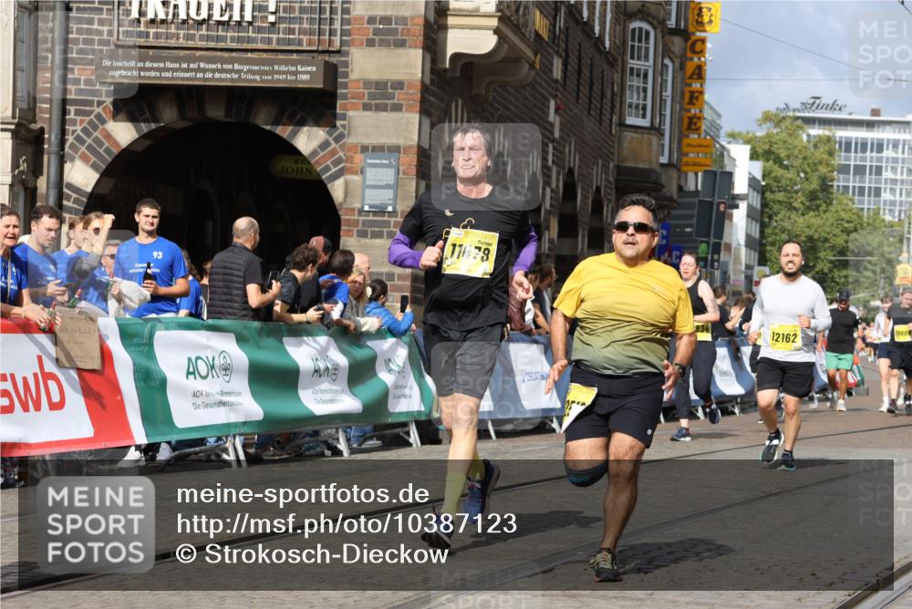 13.09.2026 - 21. swb-Marathon Bremen Strokosch-Dieckow http://msf.ph/oto/10387123 13.09.2026 11:08:43 Ziel 10135, 10188, 10229, 10851, 11065, 11124, 11263, 11509, 11560, 11561, 11888, 11968, 12073, 12164, 12315, 12325, 12410, 12516, 10217, 10469, 10599, 11053, 11074, 11421, 11434, 11718, 11812, 12256, 12353, 12438, 12517 meine-sportfotos.de
