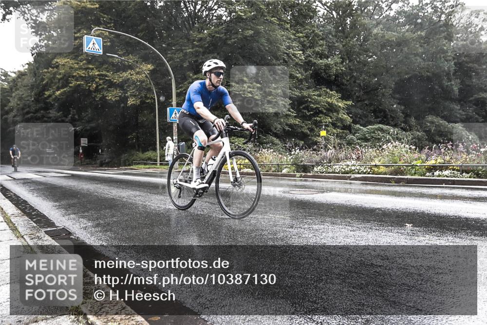 13.09.2026 - Stadtparktriathlon H.Heesch http://msf.ph/oto/10387130 13.09.2026 12:09:25 Radfahren 794, 945, 1039 meine-sportfotos.de