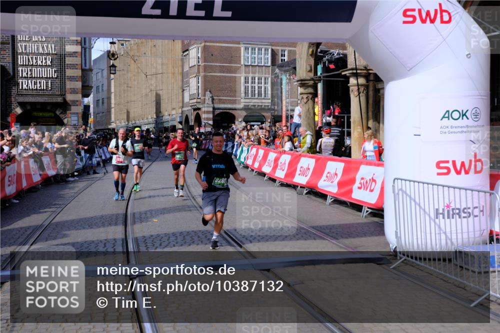 13.09.2026 - 21. swb-Marathon Bremen Tim E. http://msf.ph/oto/10387132 13.09.2026 13:26:52 Ziel 1368, 1649, 2779, 3526, 3603, 3852, 4077, 4598, 5992, 6289, 6375, 6548, 9260, 13195 meine-sportfotos.de