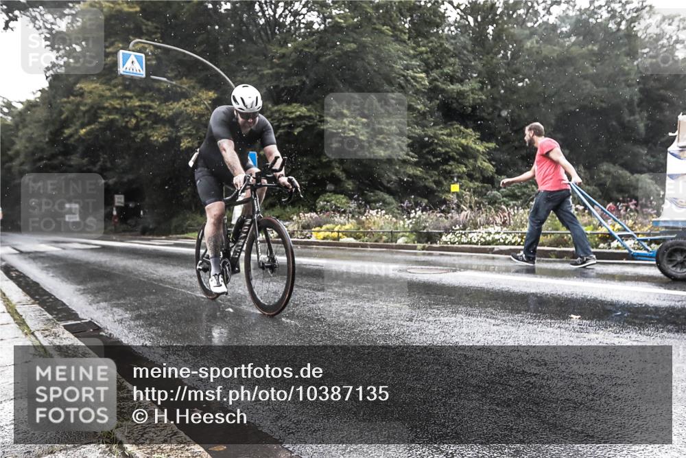13.09.2026 - Stadtparktriathlon H.Heesch http://msf.ph/oto/10387135 13.09.2026 12:09:28 Radfahren 794, 935, 945, 1039 meine-sportfotos.de
