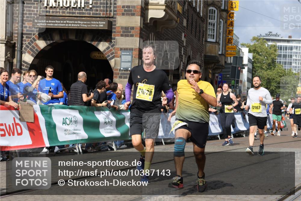 13.09.2026 - 21. swb-Marathon Bremen Strokosch-Dieckow http://msf.ph/oto/10387143 13.09.2026 11:08:43 Ziel 10135, 10188, 10229, 10851, 11065, 11124, 11263, 11509, 11560, 11561, 11888, 11968, 12073, 12164, 12315, 12325, 12410, 12516, 10217, 10469, 10599, 11053, 11074, 11421, 11434, 11718, 11812, 12256, 12353, 12438, 12517 meine-sportfotos.de