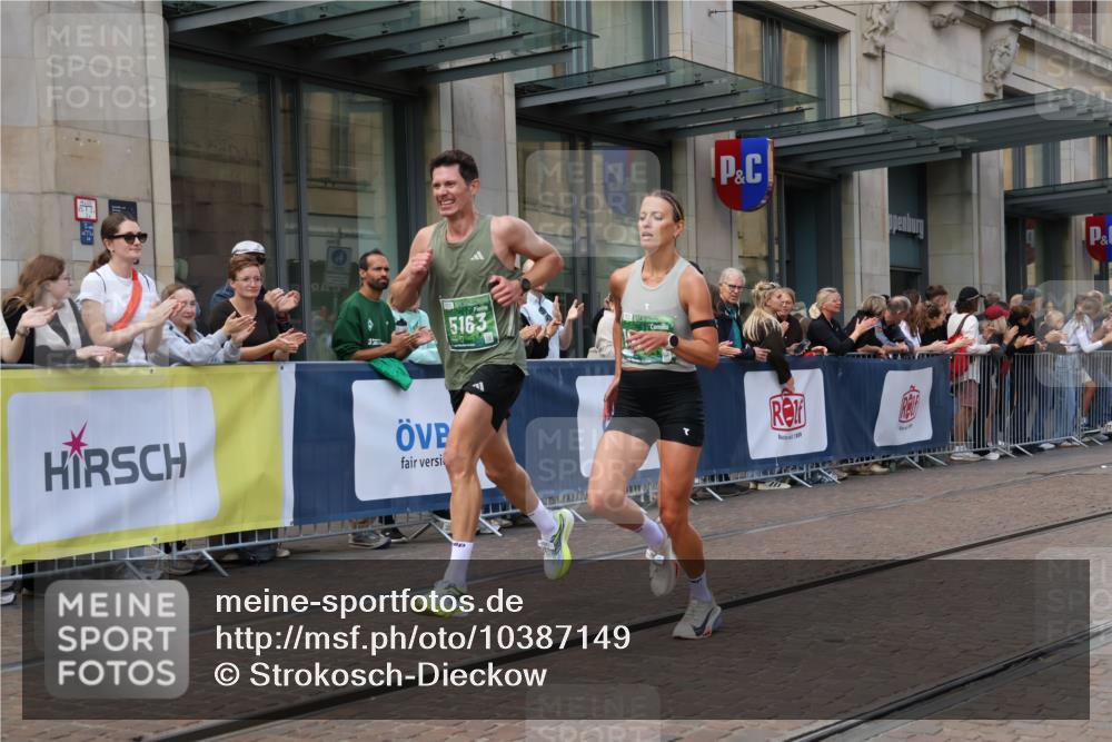 13.09.2026 - 21. swb-Marathon Bremen Strokosch-Dieckow http://msf.ph/oto/10387149 13.09.2026 12:55:39 Ziel 1583, 2072, 5163, 10034, 13080, 299, 1724, 4381, 9630 meine-sportfotos.de