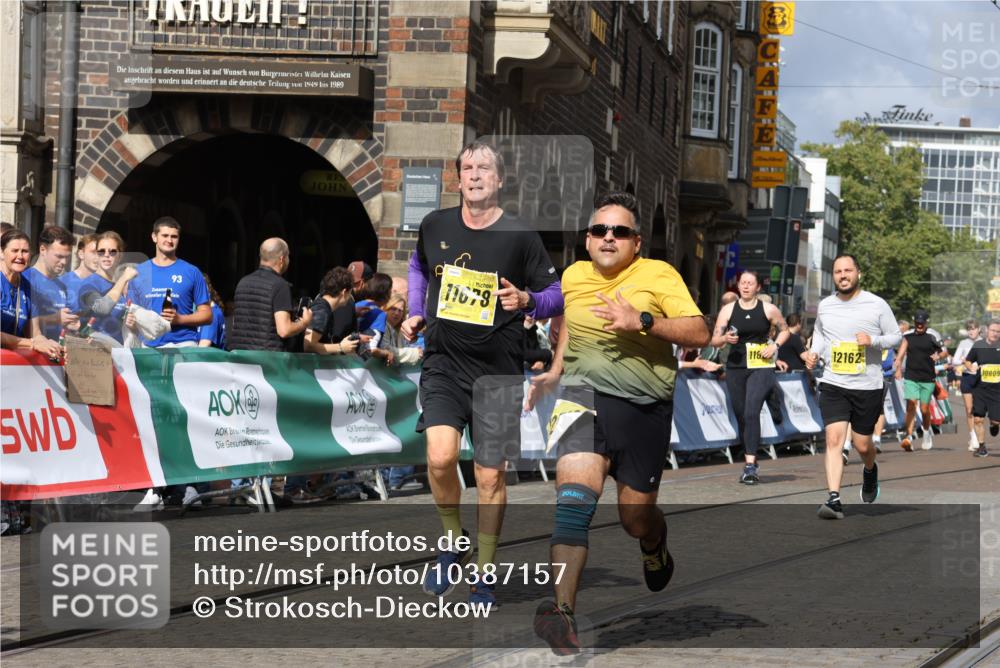 13.09.2026 - 21. swb-Marathon Bremen Strokosch-Dieckow http://msf.ph/oto/10387157 13.09.2026 11:08:43 Ziel 10135, 10188, 10229, 10851, 11065, 11124, 11263, 11509, 11560, 11561, 11888, 11968, 12073, 12164, 12315, 12325, 12410, 12516, 10217, 10469, 10599, 11053, 11074, 11421, 11434, 11718, 11812, 12256, 12353, 12438, 12517 meine-sportfotos.de