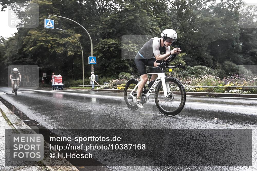 13.09.2026 - Stadtparktriathlon H.Heesch http://msf.ph/oto/10387168 13.09.2026 12:09:42 Radfahren 869, 928, 997 meine-sportfotos.de