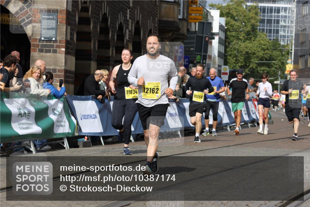 13.09.2026 - 21. swb-Marathon Bremen Strokosch-Dieckow http://msf.ph/oto/10387174 13.09.2026 11:08:45 Ziel 10188, 10229, 10851, 11065, 11124, 11509, 11560, 11561, 11678, 11888, 11968, 12073, 12164, 12315, 12325, 12410, 12516, 10217, 10455, 10469, 10599, 11011, 11053, 11074, 11434, 11531, 11812, 11905, 12256, 12353, 12438, 12517 meine-sportfotos.de