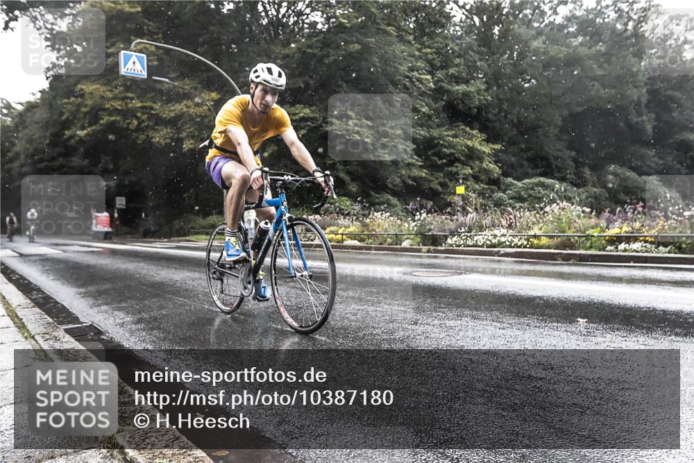 13.09.2026 - Stadtparktriathlon H.Heesch http://msf.ph/oto/10387180 13.09.2026 12:09:51 Radfahren 871, 952, 977, 995, 1027 meine-sportfotos.de