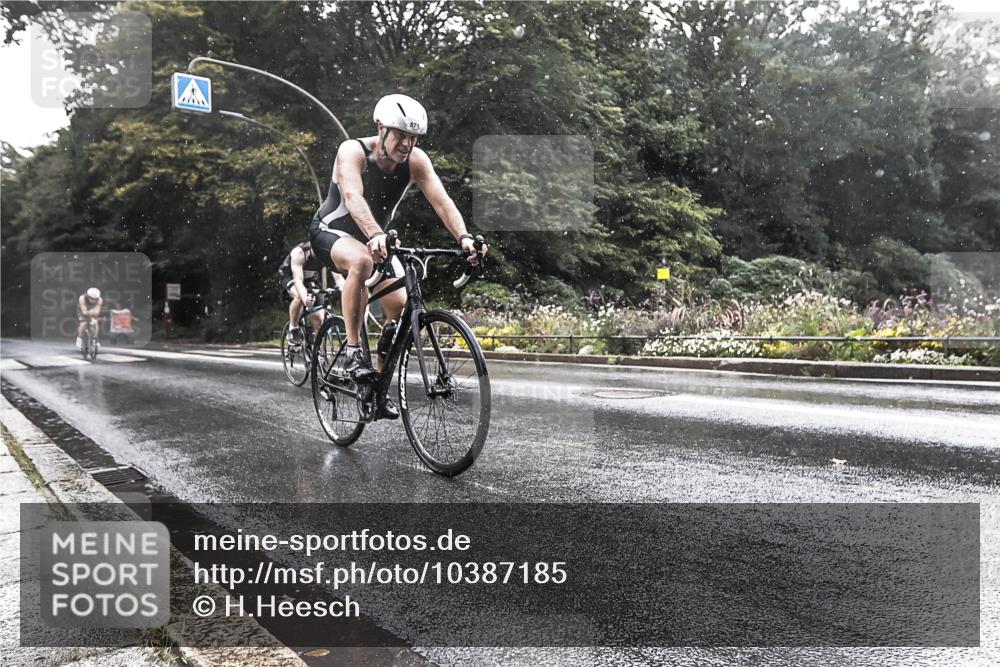 13.09.2026 - Stadtparktriathlon H.Heesch http://msf.ph/oto/10387185 13.09.2026 12:09:54 Radfahren 871, 952, 990, 995, 1027 meine-sportfotos.de
