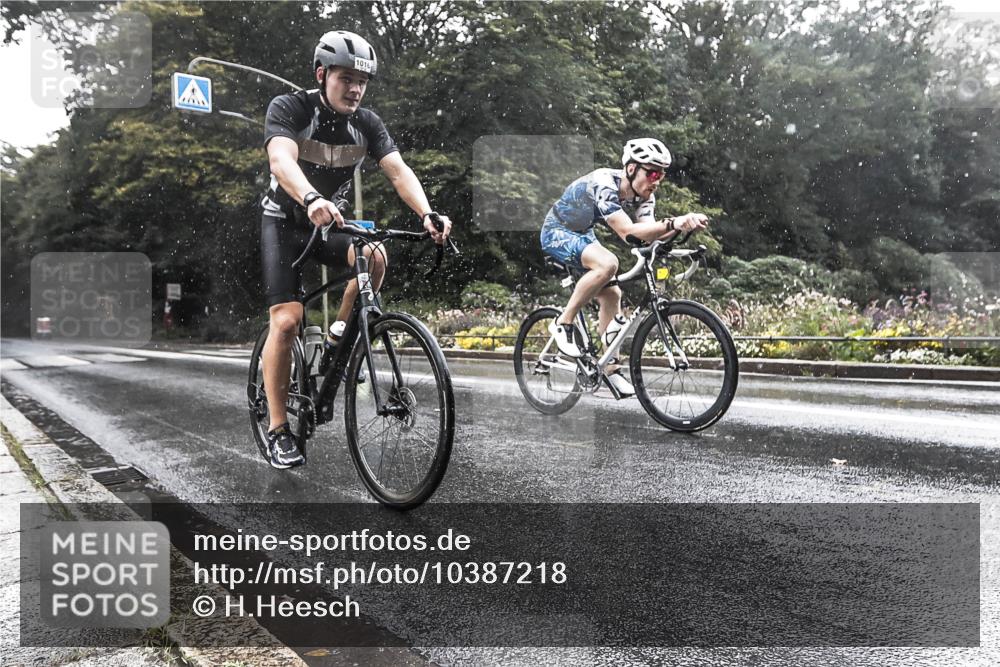 13.09.2026 - Stadtparktriathlon H.Heesch http://msf.ph/oto/10387218 13.09.2026 12:10:10 Radfahren 925, 1001, 1016, 1044 meine-sportfotos.de
