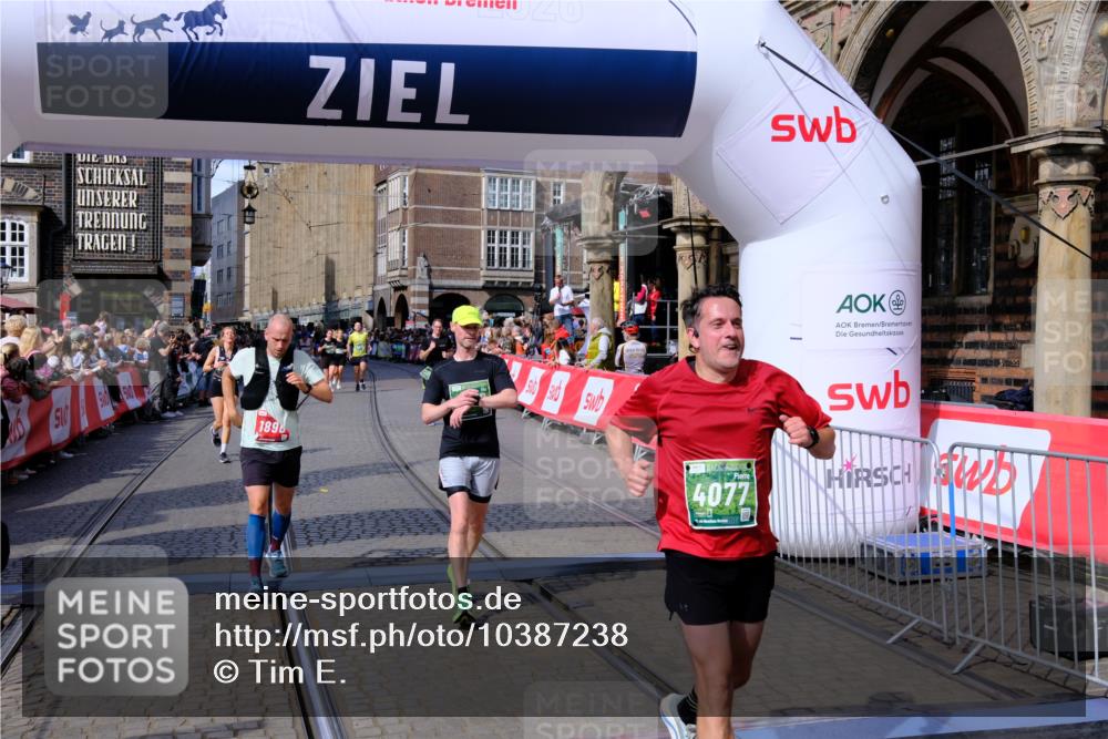 13.09.2026 - 21. swb-Marathon Bremen Tim E. http://msf.ph/oto/10387238 13.09.2026 13:26:56 Ziel 1368, 2779, 3526, 3852, 3893, 4077, 4598, 5054, 6289, 6375, 6548, 8112, 9260, 13097 meine-sportfotos.de