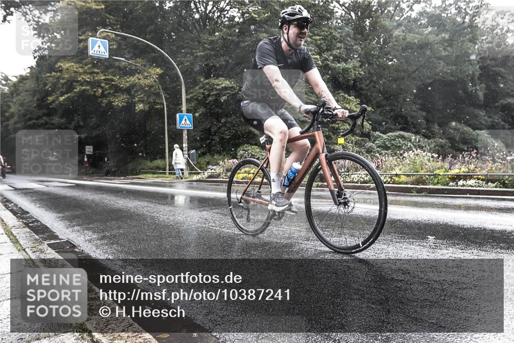 13.09.2026 - Stadtparktriathlon H.Heesch http://msf.ph/oto/10387241 13.09.2026 12:10:32 Radfahren 987, 1033 meine-sportfotos.de