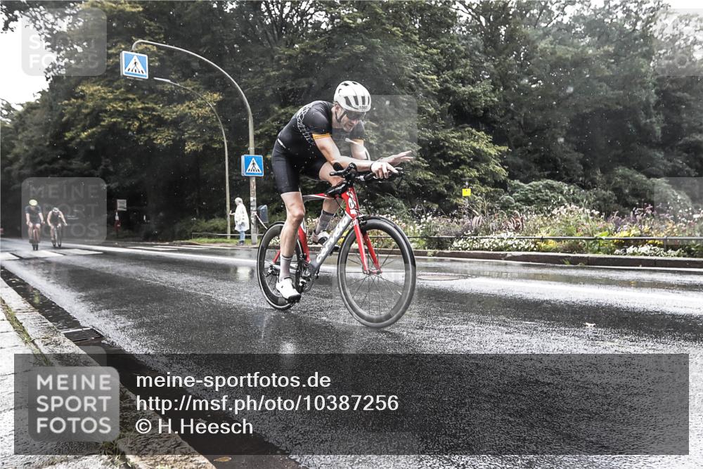 13.09.2026 - Stadtparktriathlon H.Heesch http://msf.ph/oto/10387256 13.09.2026 12:10:44 Radfahren 859, 948, 1030, 1053, 1060 meine-sportfotos.de