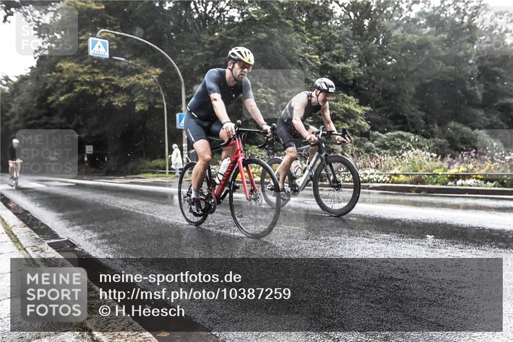 13.09.2026 - Stadtparktriathlon H.Heesch http://msf.ph/oto/10387259 13.09.2026 12:10:46 Radfahren 844, 948, 1053, 1060 meine-sportfotos.de