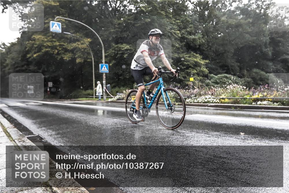 13.09.2026 - Stadtparktriathlon H.Heesch http://msf.ph/oto/10387267 13.09.2026 12:10:52 Radfahren 831, 844, 1029 meine-sportfotos.de