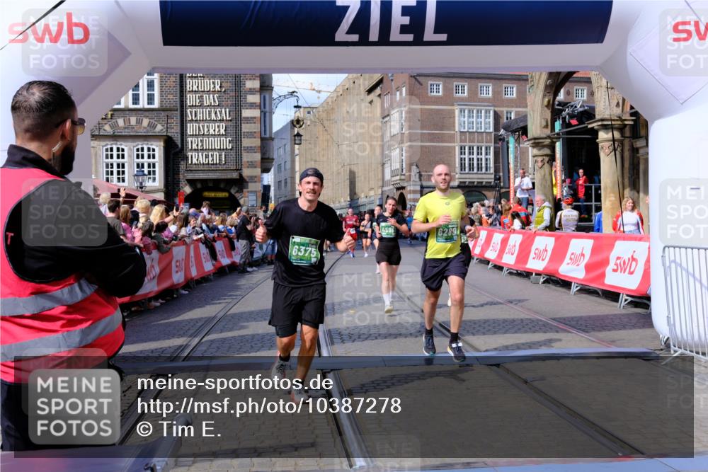 13.09.2026 - 21. swb-Marathon Bremen Tim E. http://msf.ph/oto/10387278 13.09.2026 13:27:03 Ziel 531, 2779, 3076, 3302, 3510, 3526, 3852, 3893, 4441, 4598, 4919, 5054, 5937, 5943, 6289, 6314, 6375, 6455, 6548, 6580, 7246, 7317, 8112, 8303, 9551, 13097 meine-sportfotos.de