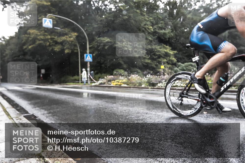 13.09.2026 - Stadtparktriathlon H.Heesch http://msf.ph/oto/10387279 13.09.2026 12:11:08 Radfahren 964 meine-sportfotos.de