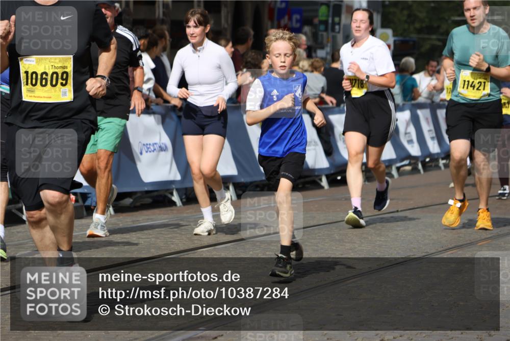 13.09.2026 - 21. swb-Marathon Bremen Strokosch-Dieckow http://msf.ph/oto/10387284 13.09.2026 11:08:50 Ziel 10229, 11065, 11124, 11509, 11560, 11561, 11678, 11834, 11888, 11968, 12073, 12162, 12164, 12315, 12410, 12516, 10217, 10455, 10570, 10599, 10630, 11011, 11053, 11074, 11138, 11434, 11531, 11812, 11905, 12192, 12353, 12438, 12554 meine-sportfotos.de