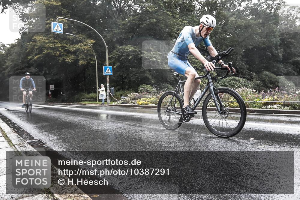 13.09.2026 - Stadtparktriathlon H.Heesch http://msf.ph/oto/10387291 13.09.2026 12:11:28 Radfahren 880, 959, 962 meine-sportfotos.de