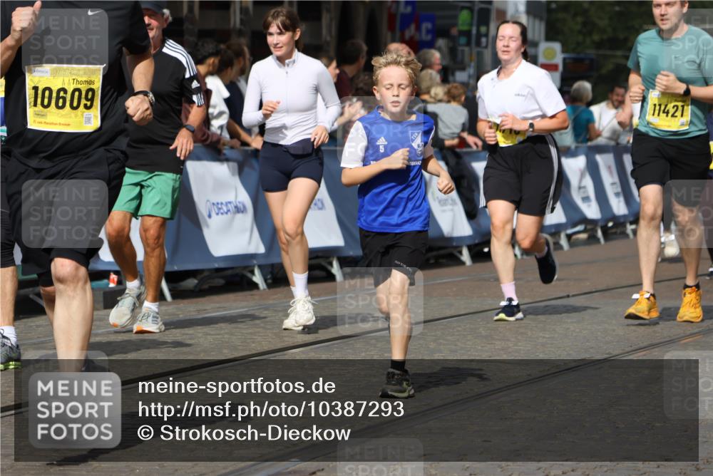 13.09.2026 - 21. swb-Marathon Bremen Strokosch-Dieckow http://msf.ph/oto/10387293 13.09.2026 11:08:50 Ziel 10229, 11065, 11124, 11509, 11560, 11561, 11678, 11834, 11888, 11968, 12073, 12162, 12164, 12315, 12410, 12516, 10217, 10455, 10570, 10599, 10630, 11011, 11053, 11074, 11138, 11434, 11531, 11812, 11905, 12192, 12353, 12438, 12554 meine-sportfotos.de