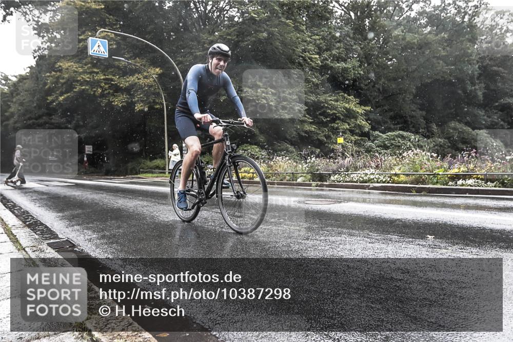 13.09.2026 - Stadtparktriathlon H.Heesch http://msf.ph/oto/10387298 13.09.2026 12:11:30 Radfahren 880, 959, 962 meine-sportfotos.de