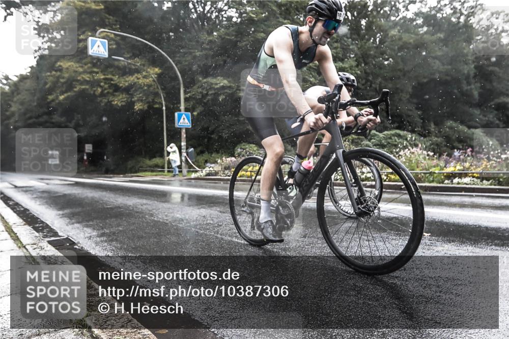 13.09.2026 - Stadtparktriathlon H.Heesch http://msf.ph/oto/10387306 13.09.2026 12:11:52 Radfahren 972, 1056 meine-sportfotos.de