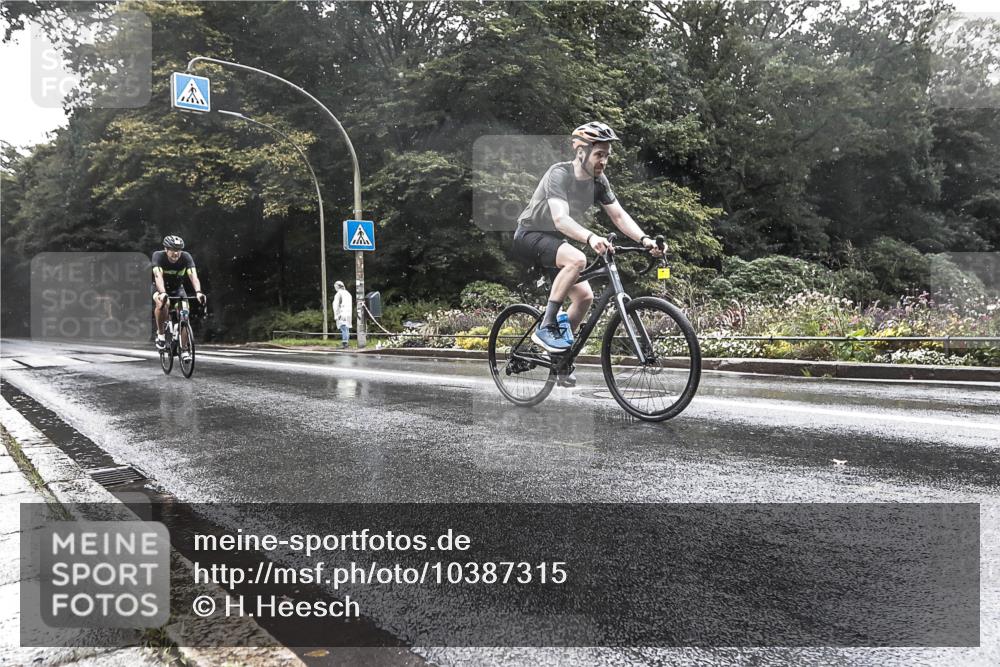 13.09.2026 - Stadtparktriathlon H.Heesch http://msf.ph/oto/10387315 13.09.2026 12:12:03 Radfahren 873, 950, 974 meine-sportfotos.de
