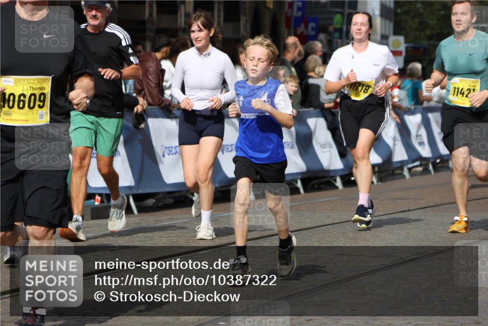 13.09.2026 - 21. swb-Marathon Bremen Strokosch-Dieckow http://msf.ph/oto/10387322 13.09.2026 11:08:51 Ziel 10229, 10609, 11065, 11124, 11509, 11560, 11561, 11678, 11834, 11888, 11968, 12073, 12162, 12164, 12315, 12410, 12516, 10217, 10321, 10455, 10570, 10599, 10630, 11011, 11053, 11074, 11138, 11531, 11812, 11905, 12192, 12438, 12554 meine-sportfotos.de
